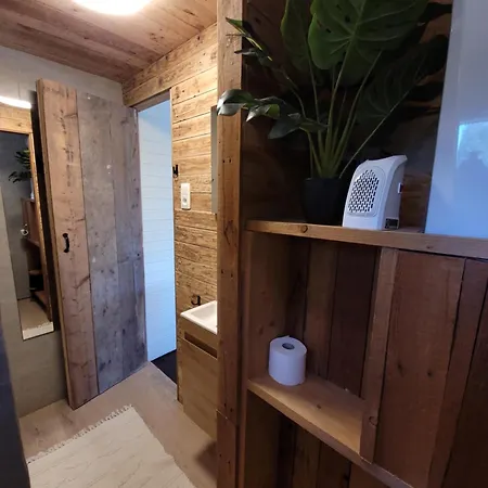 Rustig Gelegen Solvo Met Terras Aan Het Water Holiday home Geel